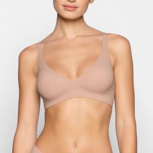 SKIMS Naked Plunge Bralette